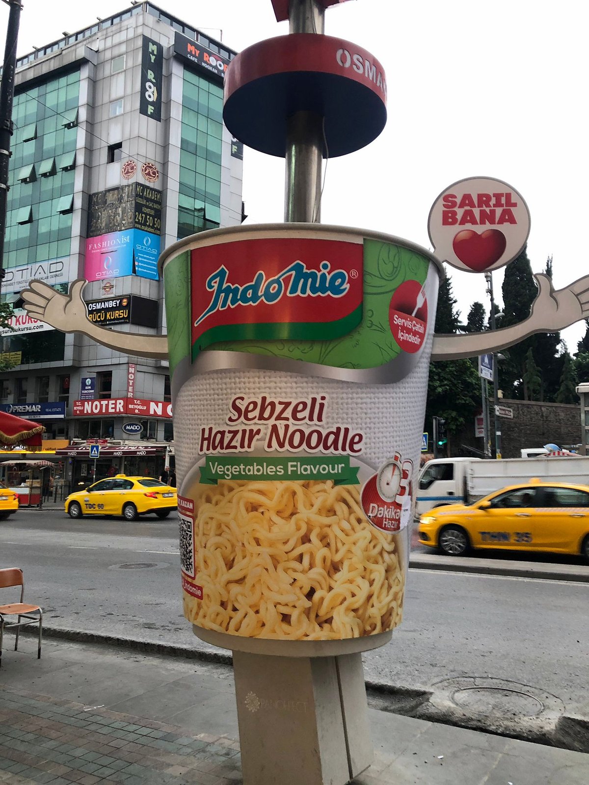 Indomie — Kent içi ürün formunda kolon