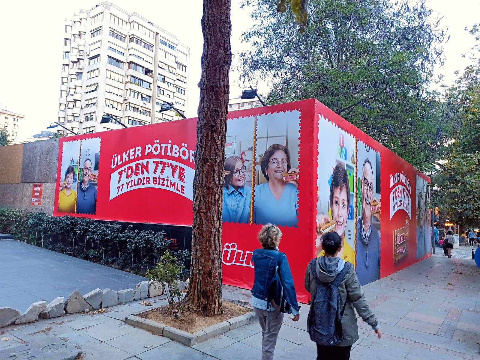 Ülker Pötibör — Şantiye çevresi giydirme