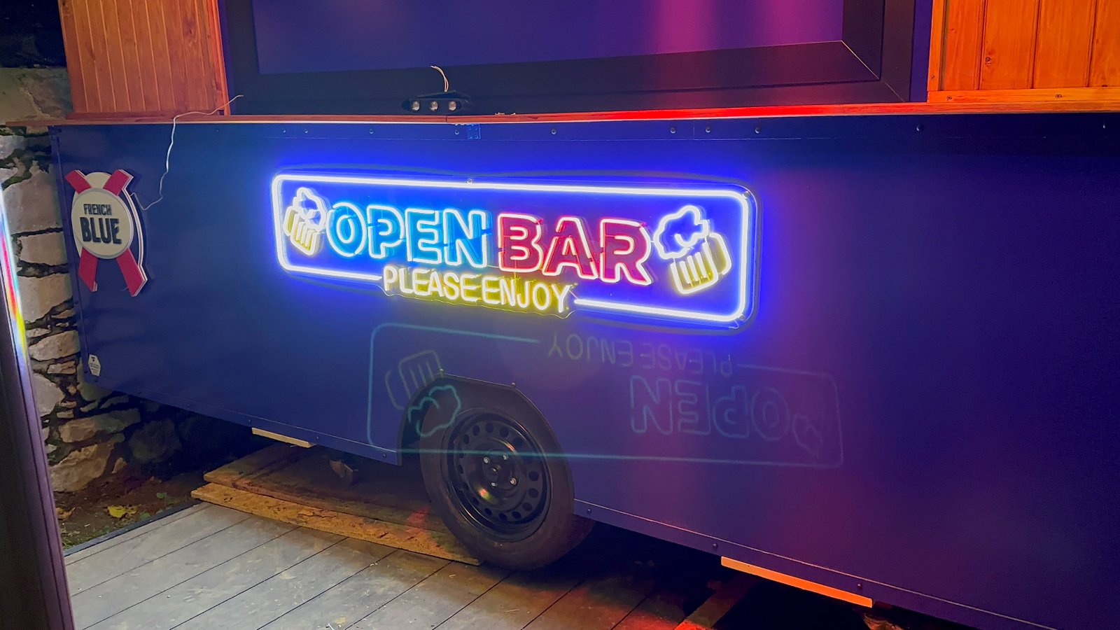 Open Bar — Işıklı mobil ünite